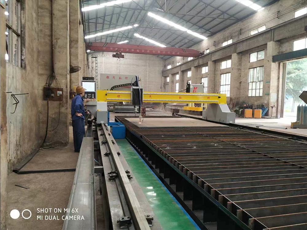 數控耐磨板堆焊設備